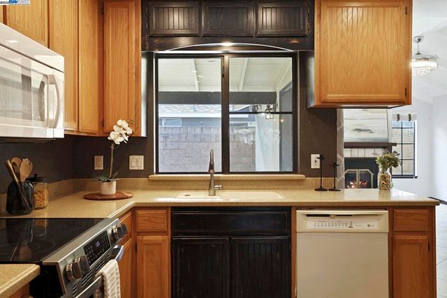 1312 1312 Wylmawood Ln, Modesto, CA 95355