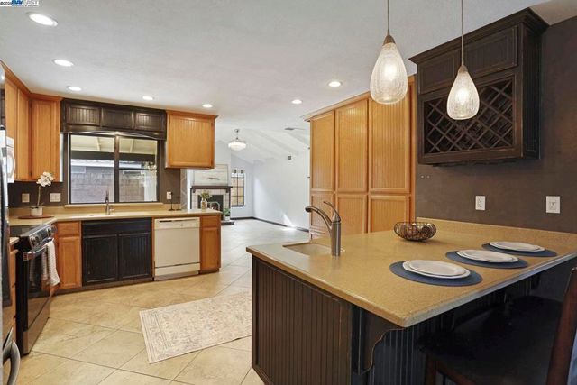 1312 1312 Wylmawood Ln, Modesto, CA 95355