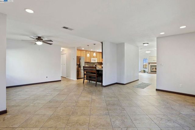 1312 1312 Wylmawood Ln, Modesto, CA 95355