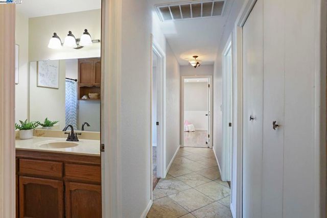 1312 1312 Wylmawood Ln, Modesto, CA 95355