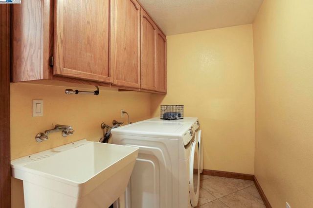 1312 1312 Wylmawood Ln, Modesto, CA 95355