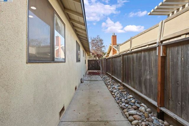 1312 1312 Wylmawood Ln, Modesto, CA 95355