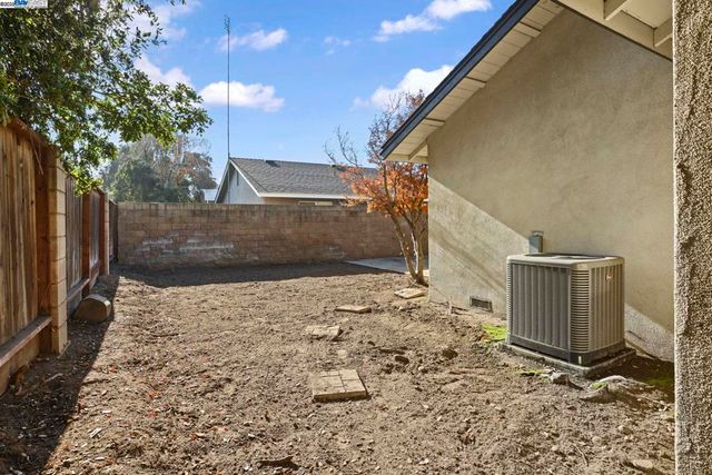 1312 1312 Wylmawood Ln, Modesto, CA 95355