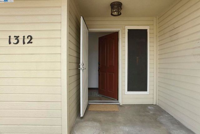 1312 1312 Wylmawood Ln, Modesto, CA 95355