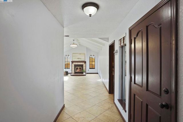 1312 1312 Wylmawood Ln, Modesto, CA 95355