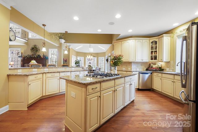 2016 Autumn Blossom Lane, Waxhaw, NC 28173