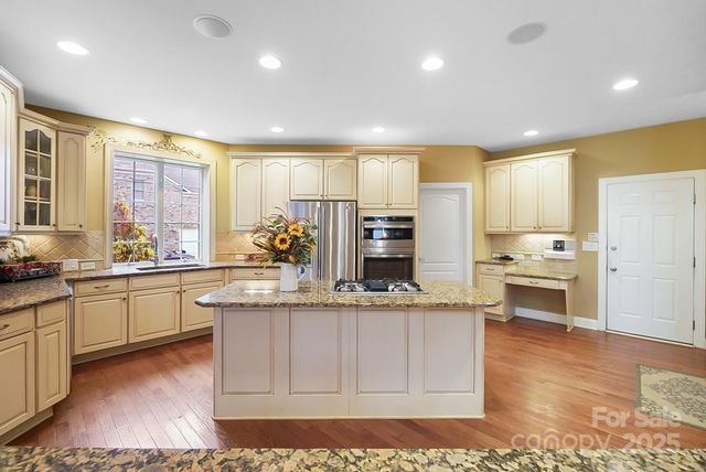 2016 Autumn Blossom Lane, Waxhaw, NC 28173