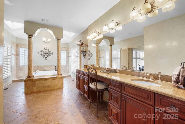 2016 Autumn Blossom Lane, Waxhaw, NC 28173