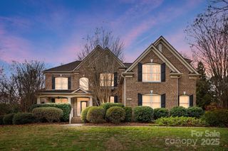 2016 Autumn Blossom Lane, Waxhaw, NC 28173