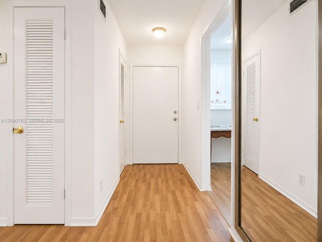 300 NE 12th Ave 606, Hallandale Beach, FL 33009
