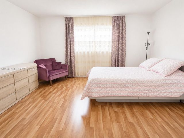300 NE 12th Ave 606, Hallandale Beach, FL 33009