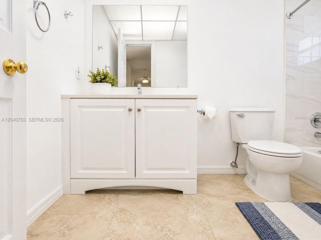 300 NE 12th Ave 606, Hallandale Beach, FL 33009