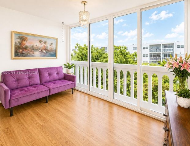 300 NE 12th Ave 606, Hallandale Beach, FL 33009