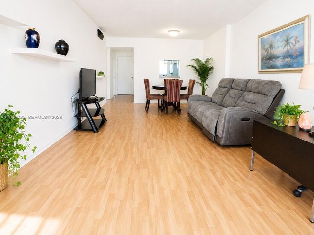 300 NE 12th Ave 606, Hallandale Beach, FL 33009
