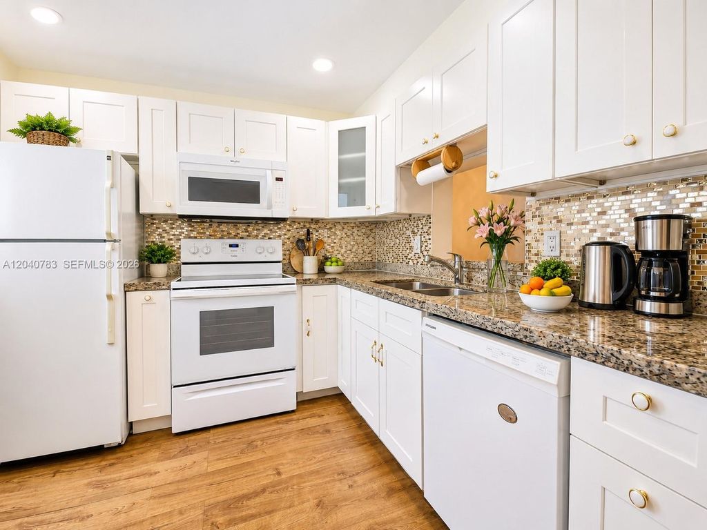 300 NE 12th Ave 606, Hallandale Beach, FL 33009