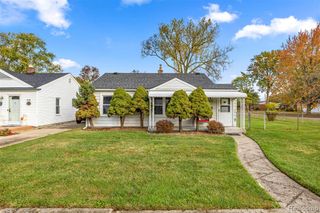 28424 Elmwood Street, Garden City, MI 48135