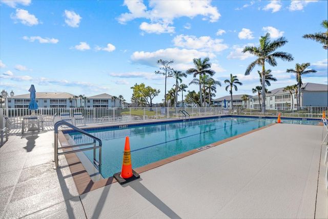 5764 SABAL TRACE DRIVE 2B5764, North Port, FL 34287