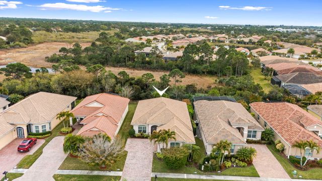 1652 NW Old Oak Terrace, Jensen Beach, FL 34957