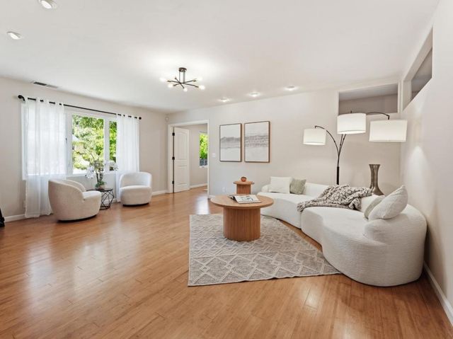 135 Belcrest Drive, Los Gatos, CA 95032