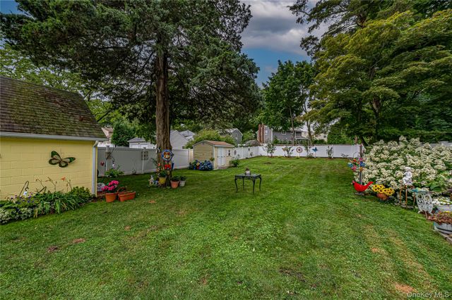 309 Laurel Road, Northport, NY 11768
