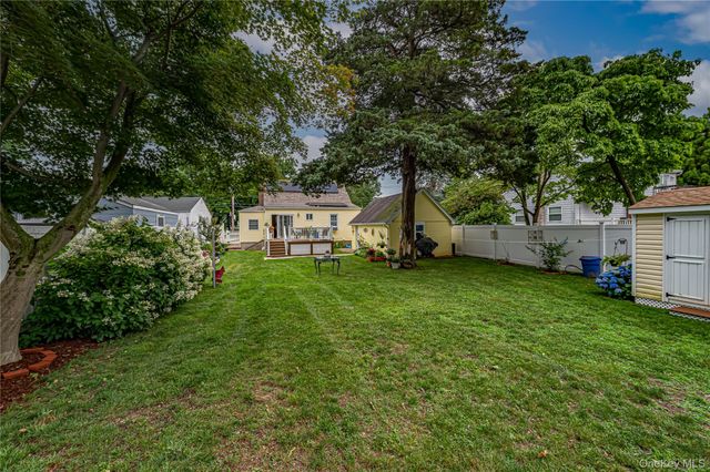 309 Laurel Road, Northport, NY 11768