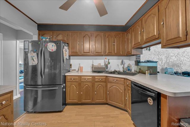 4428 Bedford Street, Dearborn Heights, MI 48125