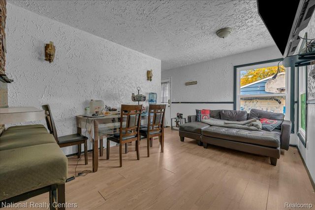 4428 Bedford Street, Dearborn Heights, MI 48125