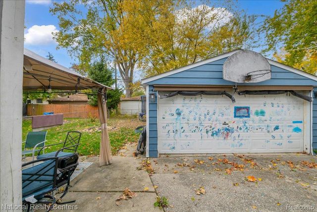 4428 Bedford Street, Dearborn Heights, MI 48125