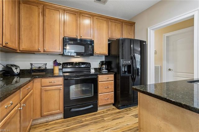 2802 James River TRL, Carrollton, VA 23314