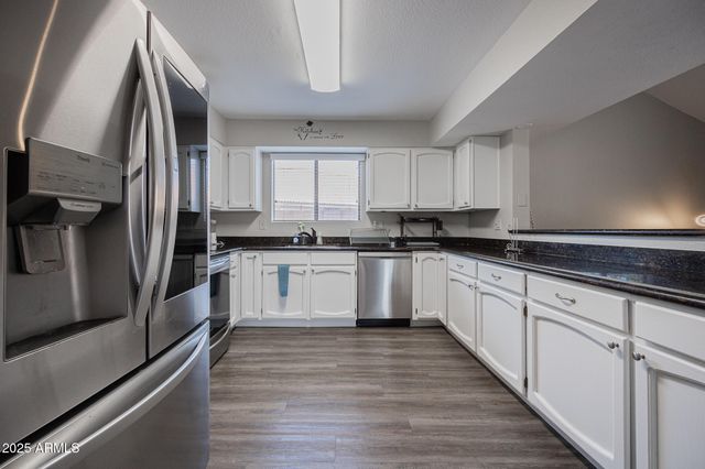 25 S OCEAN Drive, Gilbert, AZ 85233