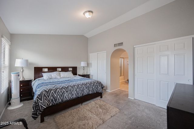 25 S OCEAN Drive, Gilbert, AZ 85233