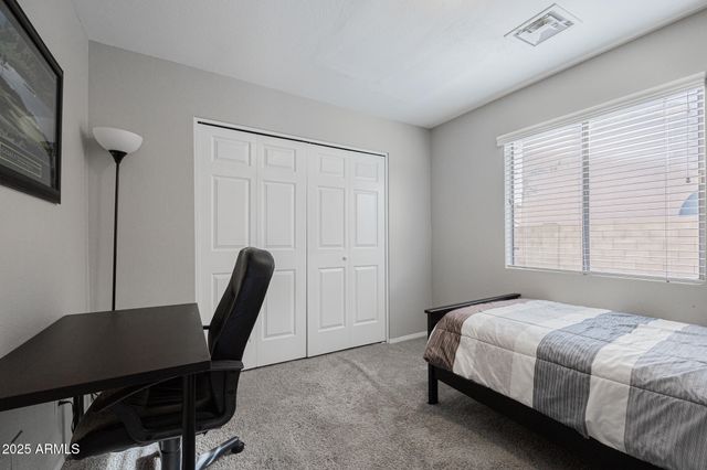 25 S OCEAN Drive, Gilbert, AZ 85233