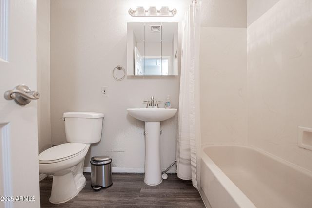 25 S OCEAN Drive, Gilbert, AZ 85233