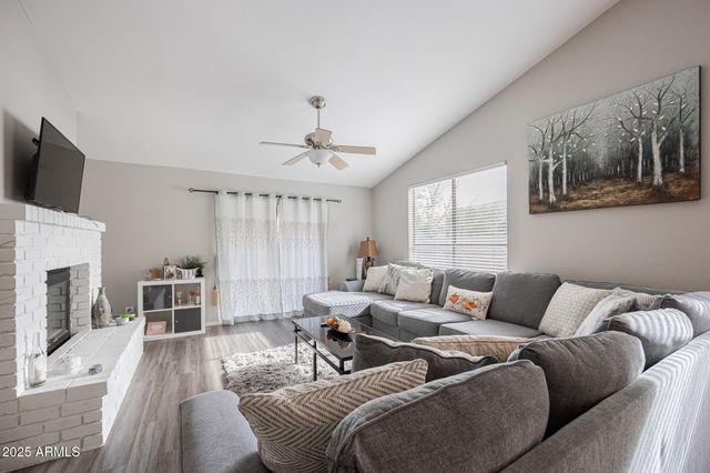 25 S OCEAN Drive, Gilbert, AZ 85233