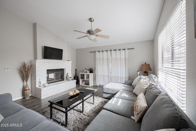 25 S OCEAN Drive, Gilbert, AZ 85233