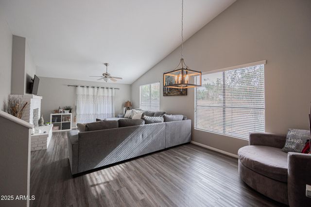 25 S OCEAN Drive, Gilbert, AZ 85233