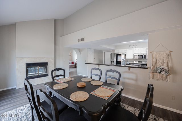 25 S OCEAN Drive, Gilbert, AZ 85233