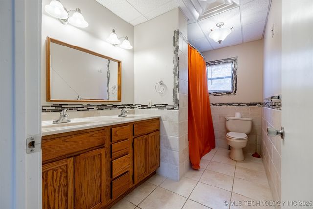 901 S Florida Avenue, Okmulgee, OK 74447