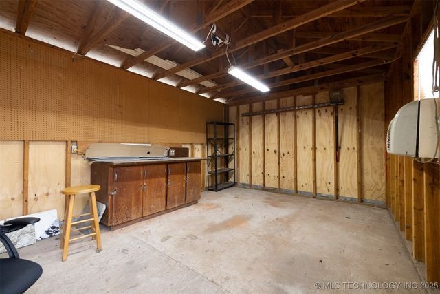 901 S Florida Avenue, Okmulgee, OK 74447