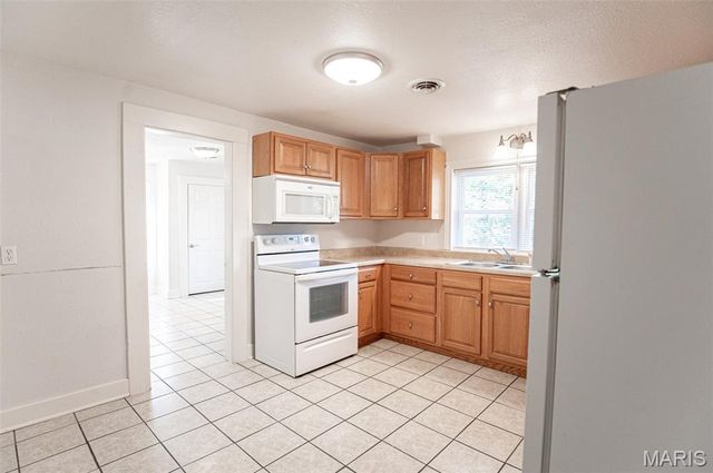 121 Anna Street, St James, MO 65559