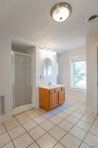 121 Anna Street, St James, MO 65559