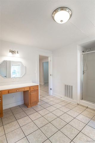 121 Anna Street, St James, MO 65559