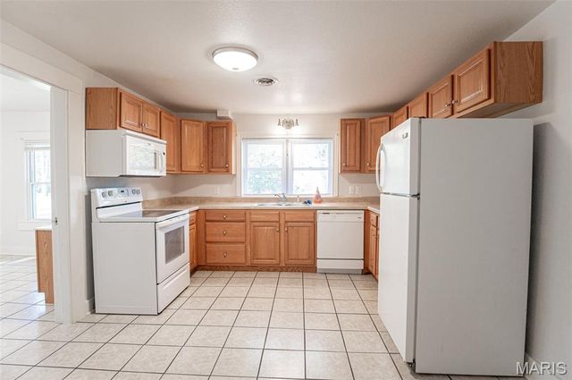 121 Anna Street, St James, MO 65559