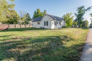 121 Anna Street, St James, MO 65559