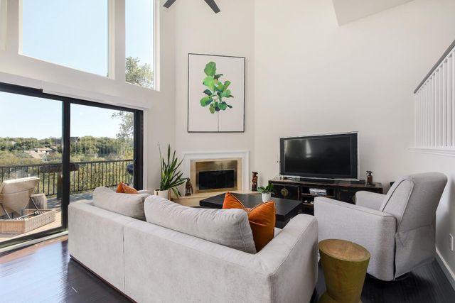 1329 Spyglass DR, Austin, TX 78746