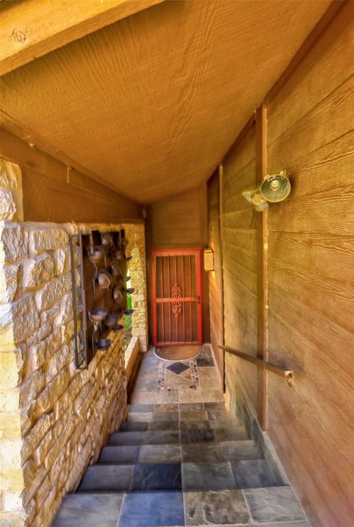 1329 Spyglass DR, Austin, TX 78746