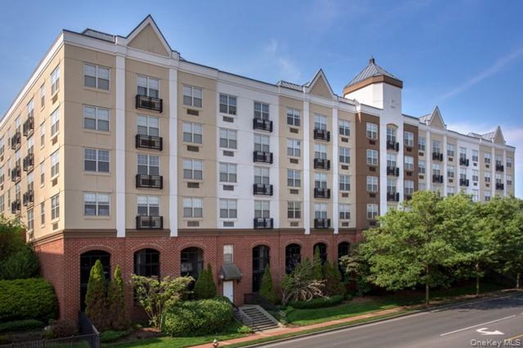 100 Glen Street N2327, Glen Cove, NY 11542