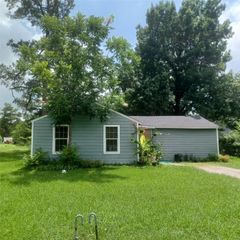 1309 S 5th Street, Bonham, TX 75418