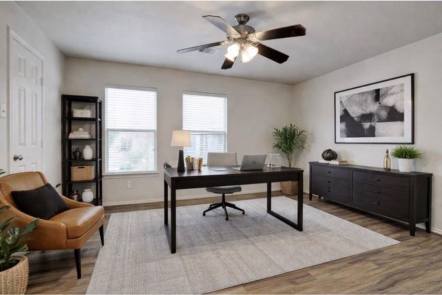 7042 Plum Creek Terrace Lane, Houston, TX 77087