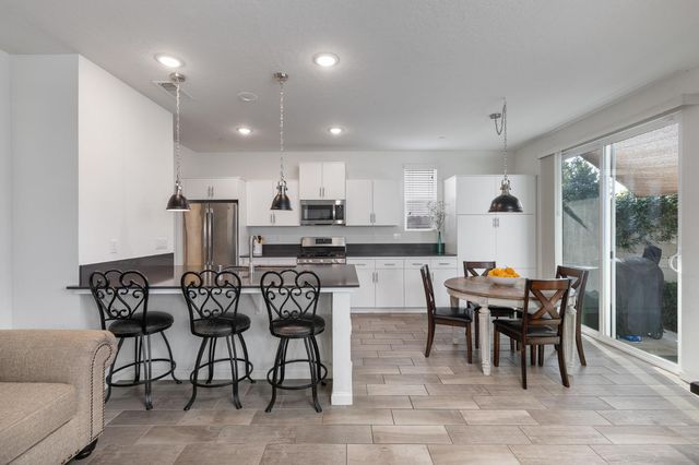 712 N Bliss Lane, Clovis, CA 93611